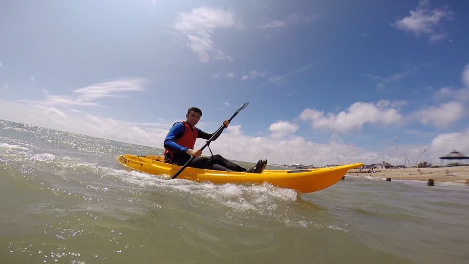 How to paddle a kayak